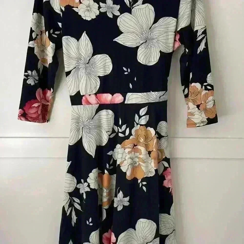 Vintage Style Navy Floral Dress - Picture 8 of 12
